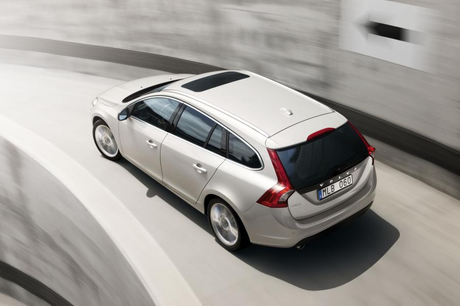  Volvo V60 2010 года  (фото 21 из 55)